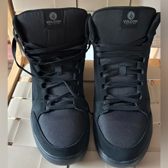 VOLCOM Evolve Black MENS WorkBoots NEW IN BOX Safety toe Size10.5-Perfect Gift🎄 - Picture 3 of 12